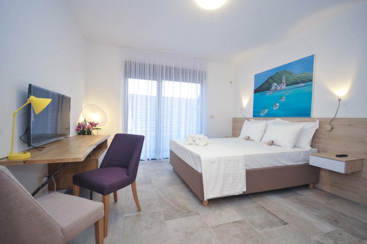 Corso Levante Luxury Suites Petrovac ภายนอก รูปภาพ